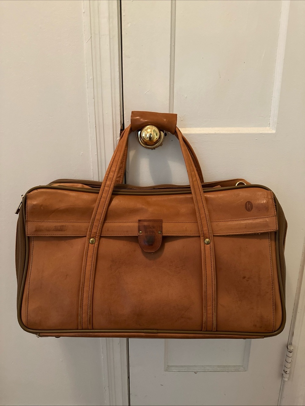 Hartmann Classic Tan Leather Weekender Bag - Men's Travel Duffel